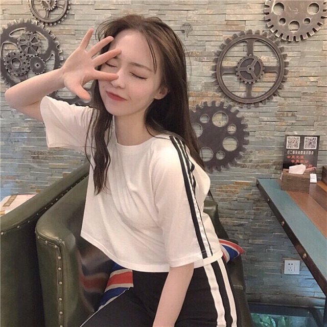 Áo thun nữ crop top sọc vai