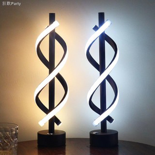 Đèn Led Để Bàn Trang Trí Phòng Ăn / Quán Bar Có Cổng Sạc