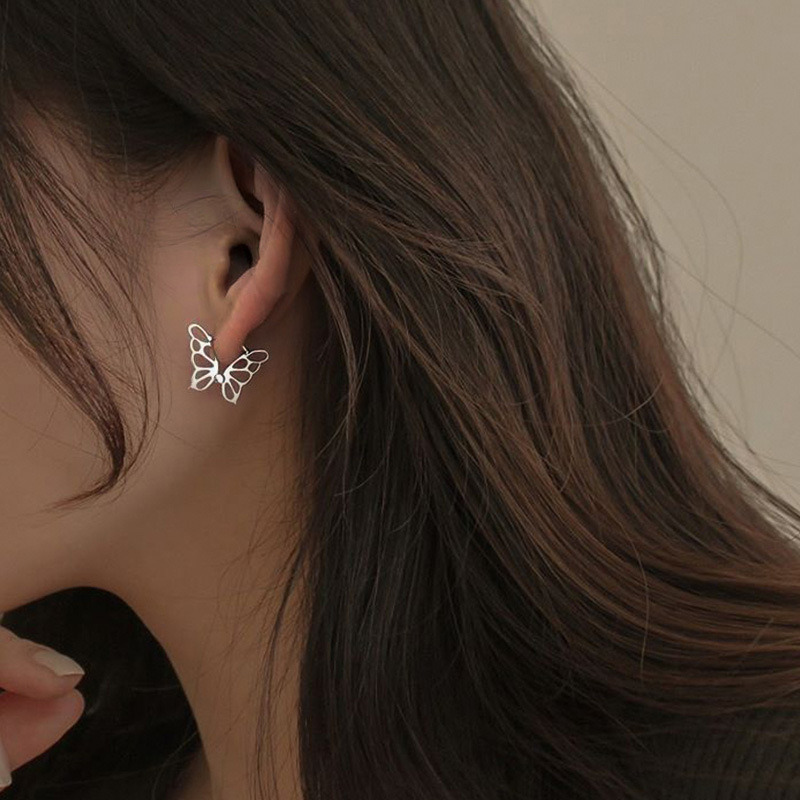 Đôi Bông Tai Hình Bướm Mạ Bạch Kim Xinh Xắn Cho Nữ