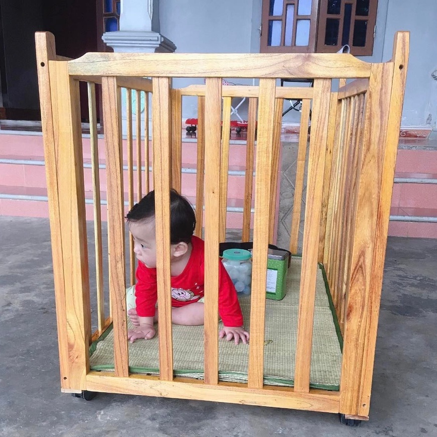 Cũi gỗ cho bé, cũi gỗ MonXu cứng cáp, gỗ mịn, FREESHIP, Kích thước TO 105x75x65