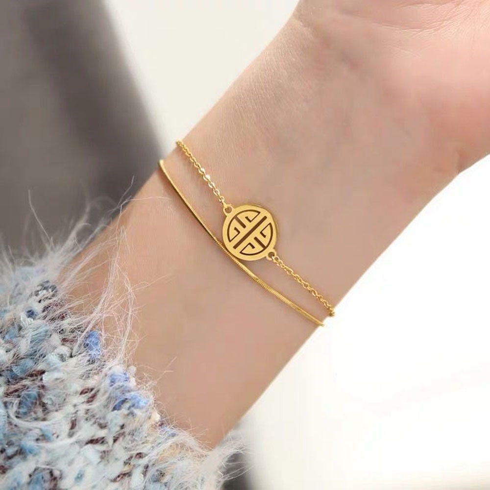 Vòng Đeo Tay Bằng Thép Titan Hai Lớp Mặt Hình May Mắn Phong Cách Hàn Quốc Cổ Điển Đơn Giản Dành Cho Nữ