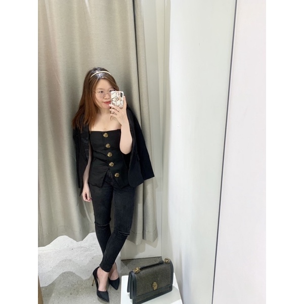 Áo ống đính khuy vàng đồng sang chảnh
