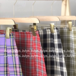 Chân váy xẻ đùi kẻ (ảnh THẬT)