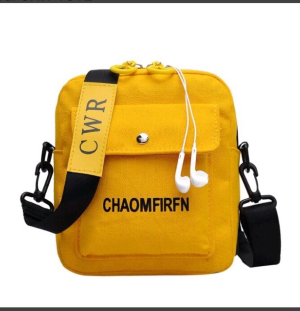 Túi đeo thời trang cực hot.