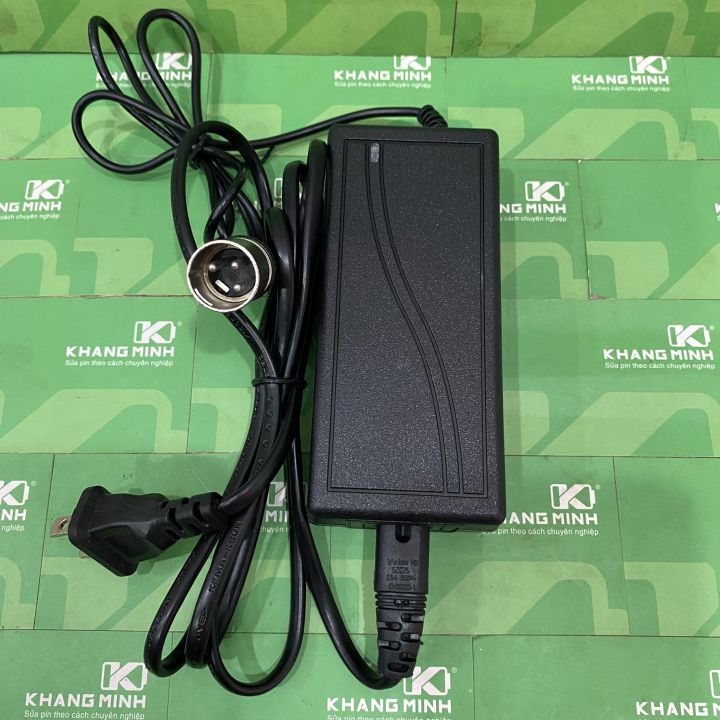 Sạc xe điện 10S 36V - 42V 2A giắc bông sen 3 chấu có đèn báo đầy