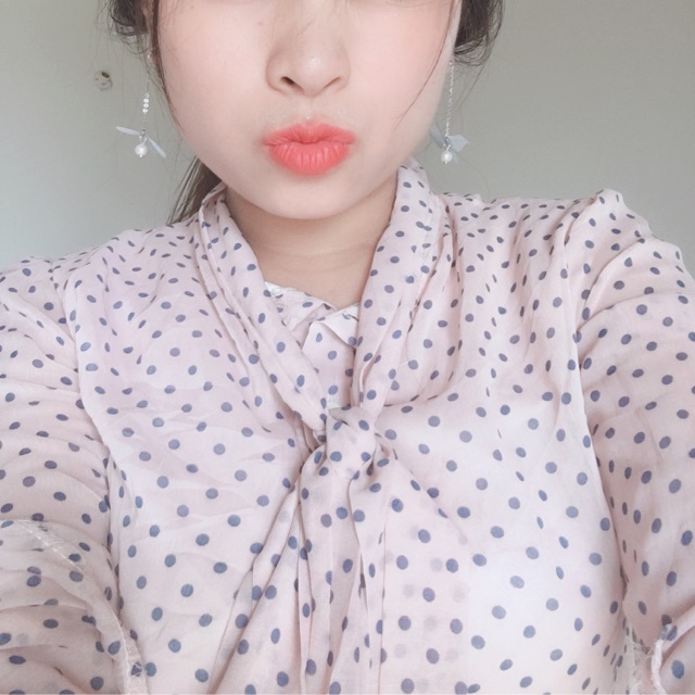 Váy chấm bi