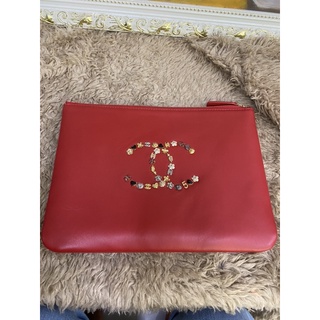 clutch màu đỏ size 27