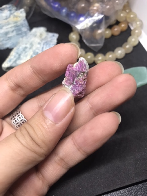 Đá thanh tẩy ruby thô không lỗ | BigBuy360 - bigbuy360.vn