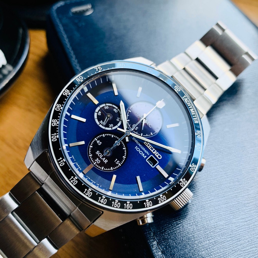 Đồng hồ Nam chính hãng Seiko Solar SSC719P1 Chronograph Mặt xanh,Lịch ngày-Năng lượng ánh sáng-Dây kim loại-Size 43mm