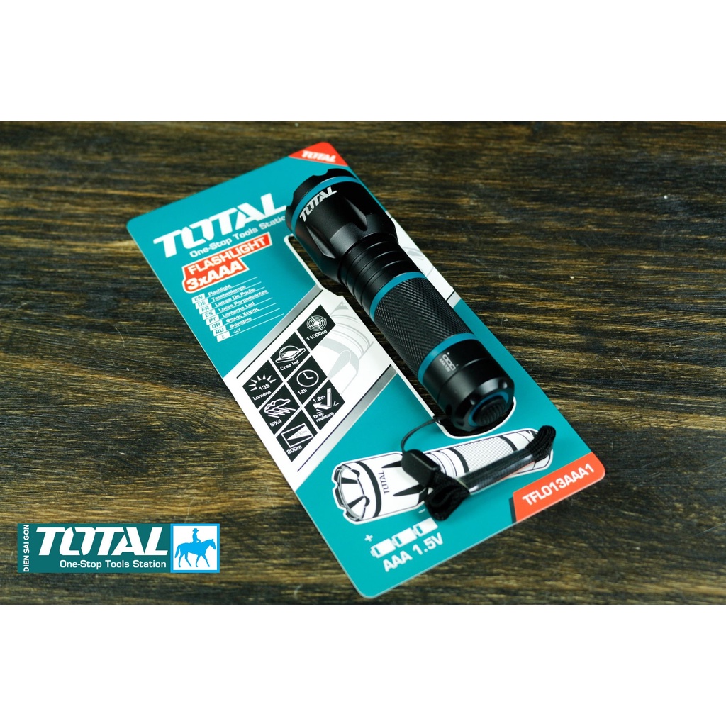 Total Đèn Pin Chiếu xa 200m 200Lumens 3W LED IPX4 12h TFL013AAA1