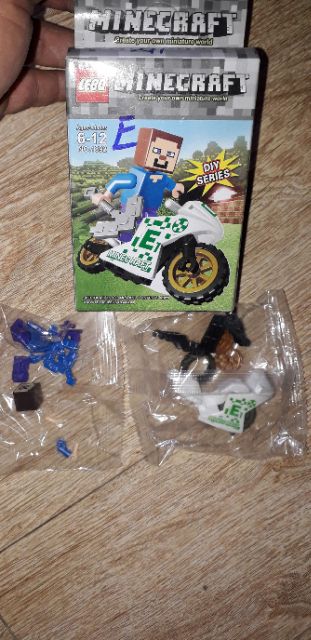 Lắp ráp 1 hộp Lego_MineCraff Xe mô tô 1892 có nhiều chi tiết bằng nhựa ABS