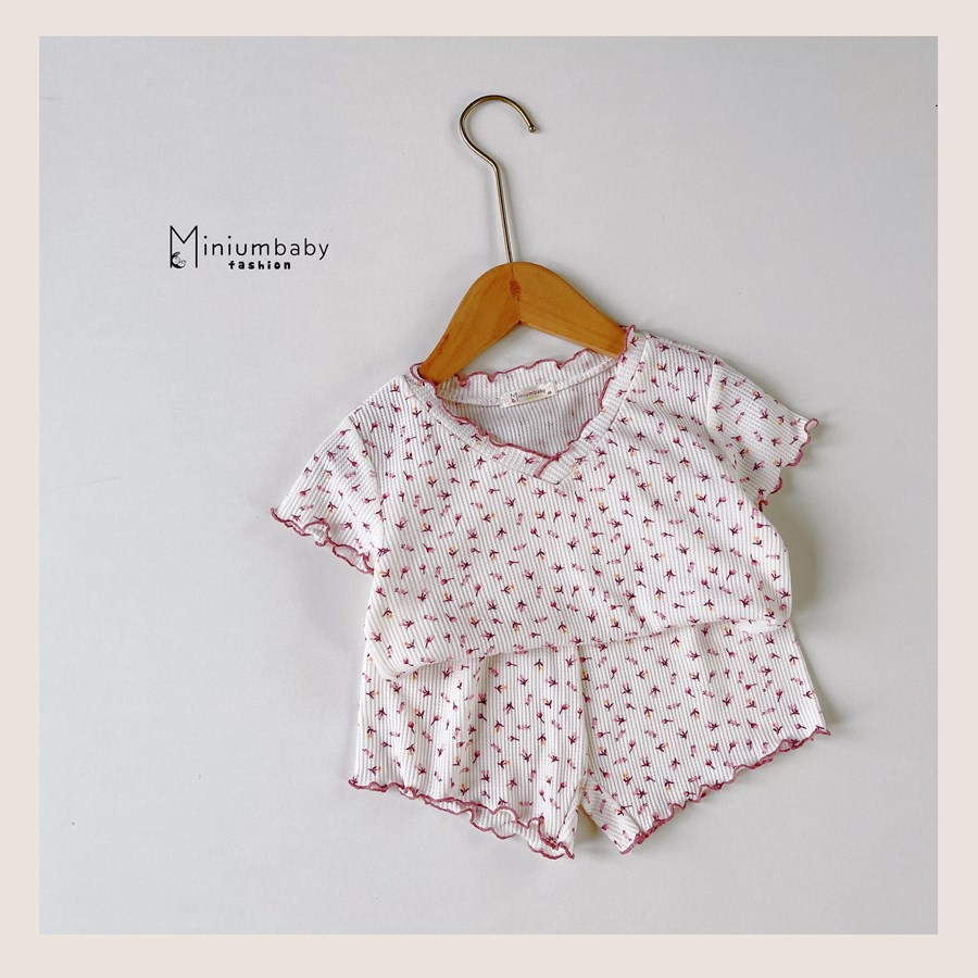 Bộ đồ cộc tay hoa viền bèo cổ tim bé gái chất liệu 100% cotton trẻ em mặc mùa hè miniumbabyfashion SB1245