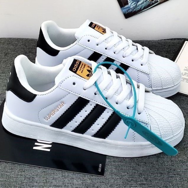 giày adidas full box kèm ảnh thật chốt qua facebook