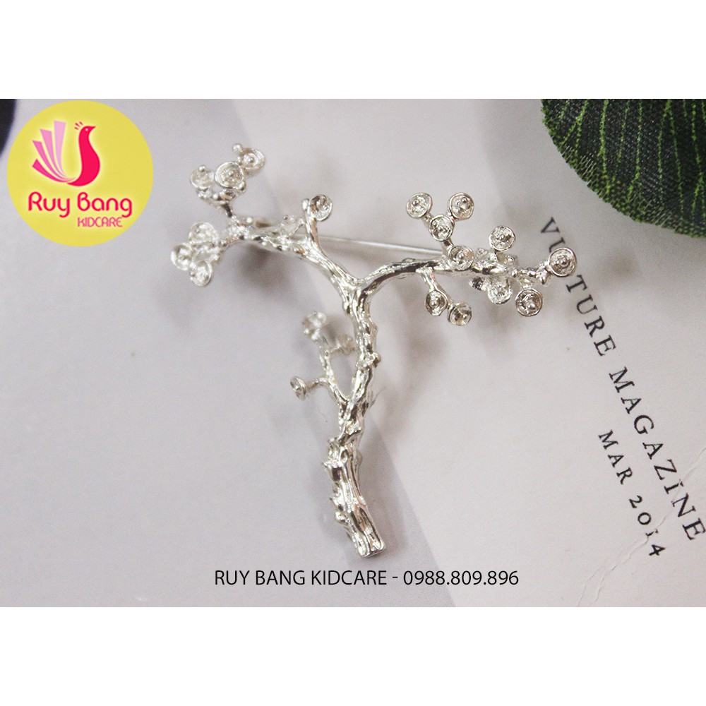 Cành lá kim loại, center đá đính hoa vải handmade