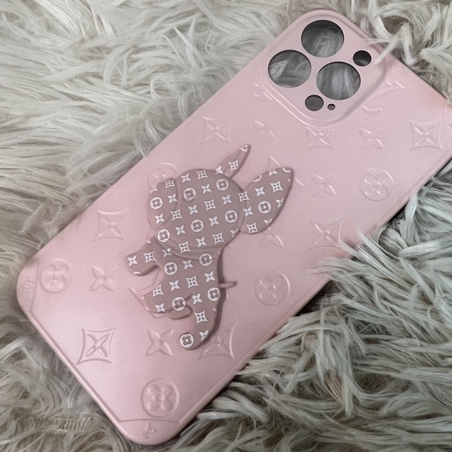 VIỀN VUÔNG BAỎ VỆ CAMERA  Ốp điện thoại nền hồng Hình Chó Bull logo LV 3D cho IPHONE 7 8 X XS 11 12 13 PLUS PRO MAX