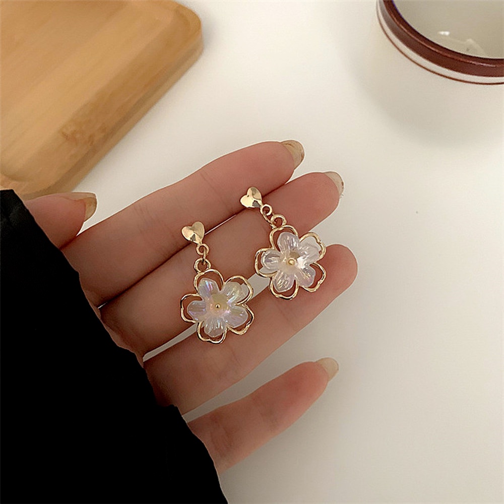 Khuyên Tai Hoa Thiết Kế Mới 2022 Chất Lượng Cao Cho Nữ