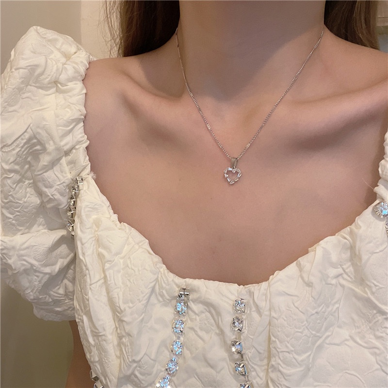 Dây Chuyền Mặt Hình Trái Tim Đính Đá Zircon Phong Cách Cá Tính Dành Cho Nữ