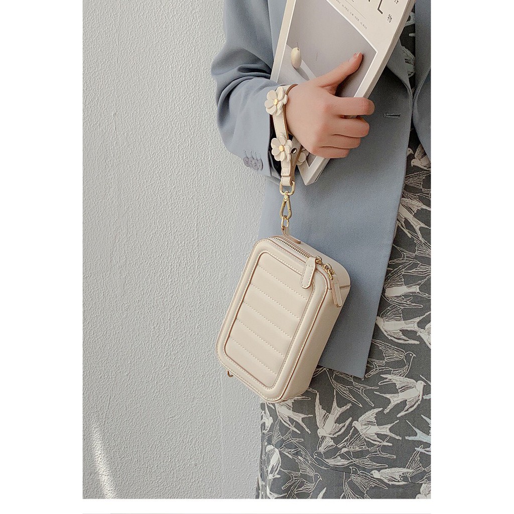 [Sản phẩm Tặng là gói giấy lau đồ da tiện dụng] Túi đeo chéo nữ Micocah đẹp đi chơi du lịch thời trang cao cấp MSP: 523 | BigBuy360 - bigbuy360.vn