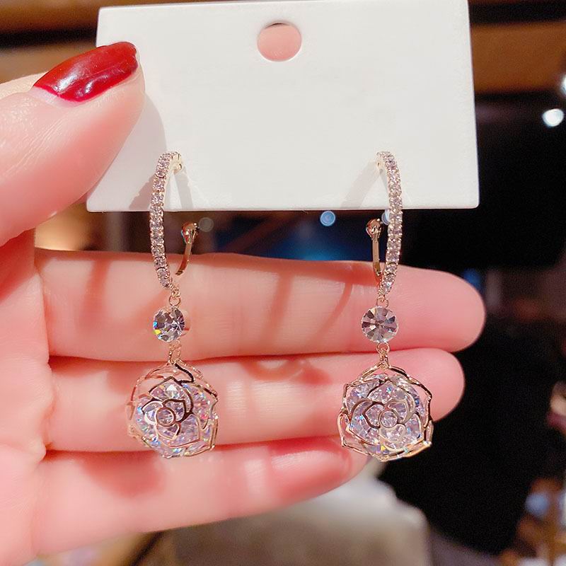 Đôi bông tai Etrendy hình hoa hồng đính đá zircon thời trang cho nữ
