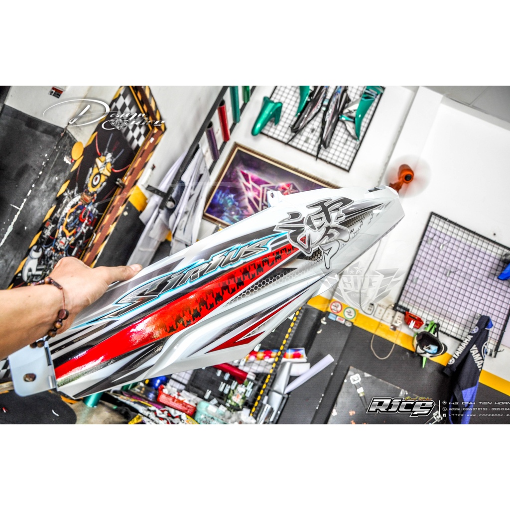 Tem Sirus Trắng Chữ Tàu Bát Man