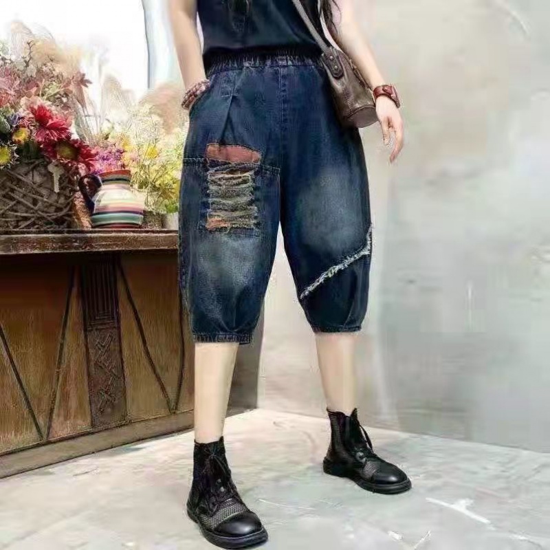 Quần Short Denim Lưng Thun Phối Vết Rách Cá Tính Cho Nữ