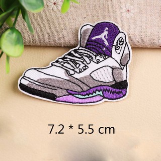 Sticker Ủi Thêu Hình Đôi Giày Thể Thao