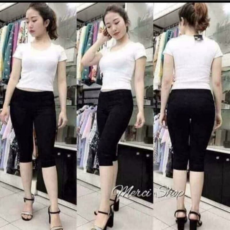 Quần ngố nữ mặc chung với áo form rộng