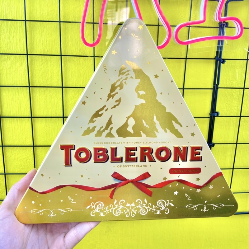 Socola sữa Toblerone hộp thiếc 200g