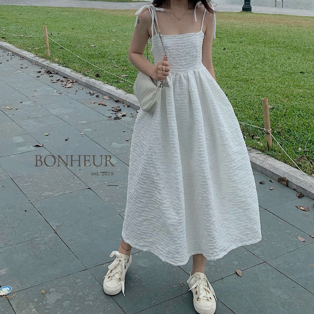 Váy hai dây trắng xuông dài đầm xòe midi chất gấm xốp nổi vân kẻ thanh lịch kiểu tiểu thư sang chảnh Ciara Dress White | BigBuy360 - bigbuy360.vn
