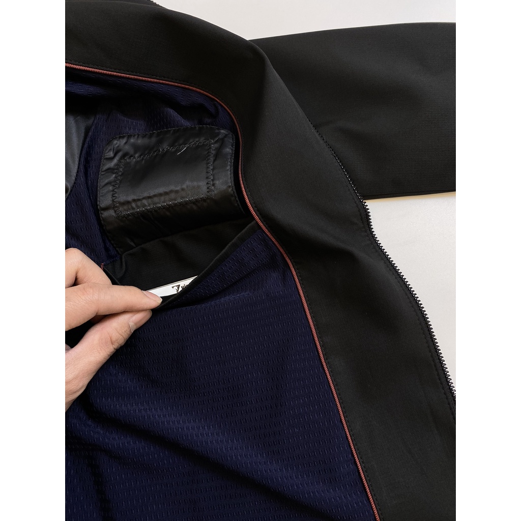 Áo khoác nam 2 lớp cổ bẻ dáng suông Vĩnh Tiến chất liệu microfiber chống mưa gió 950 - Đen