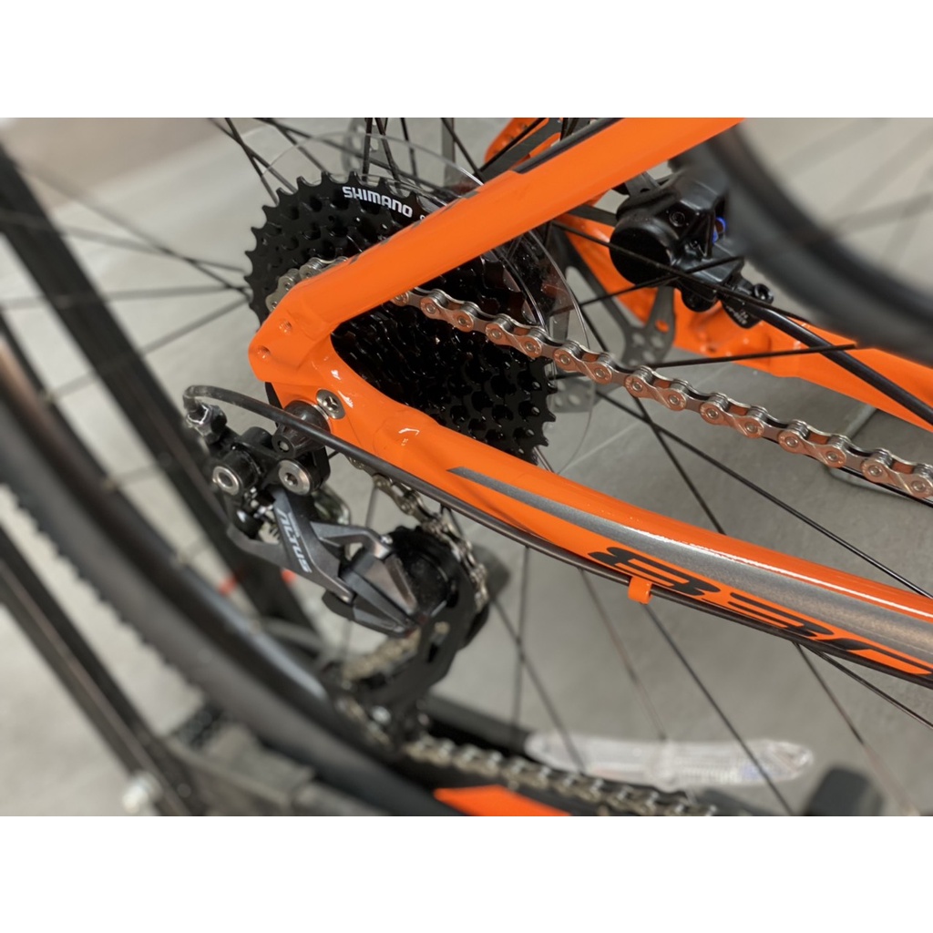 Xe đạp thể thao thao Giant ATX 830