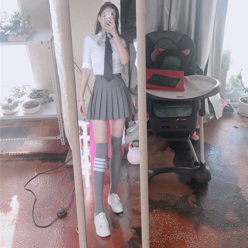 Vớ dài ngang đùi phong cách Hàn Quốc