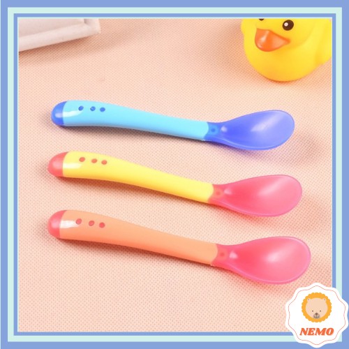 Thìa muỗng báo nhiệt báo nóng đổi màu thông minh cho bé ăn dăm Nemobaby