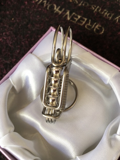 Móc khoá hình đốt trúc