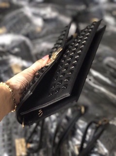 Ví cầm tay đinh tán vuông 28cm