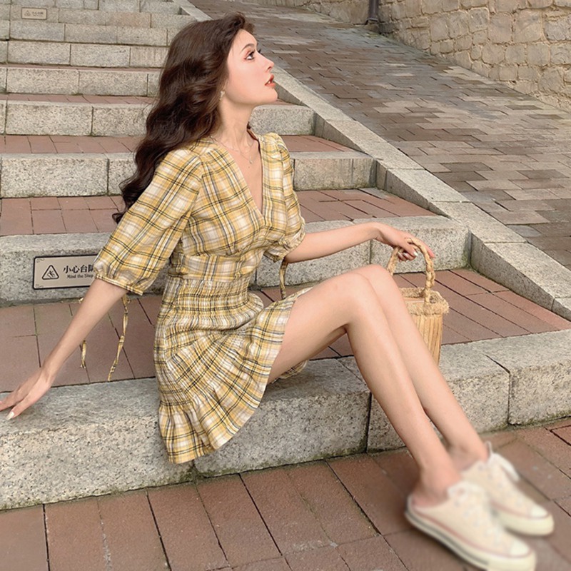 Đầm tay phồng ngắn cổ chữ V ôm dáng họa tiết sọc caro thời trang quyến rũ cho nữ