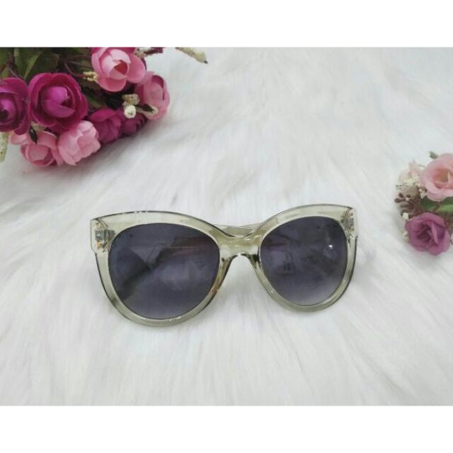 Kính Charming Charlie -xước rất nhẹ -xách tay Mỹ- có bill chính hãng