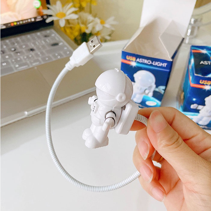 Đèn led hình phi hành gia kết nối cổng USB có thể điều chỉnh linh hoạt cho Laptop/ Máy tính bàn/ Notebook | BigBuy360 - bigbuy360.vn