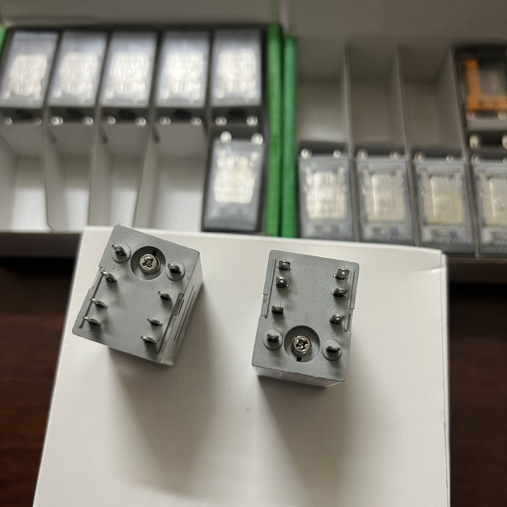 Rơ Le Relay Trung Gian Schneider 220VAC RXM4LB2P7 RXM2LB2P7 RXM4LB1P7 Có Đèn