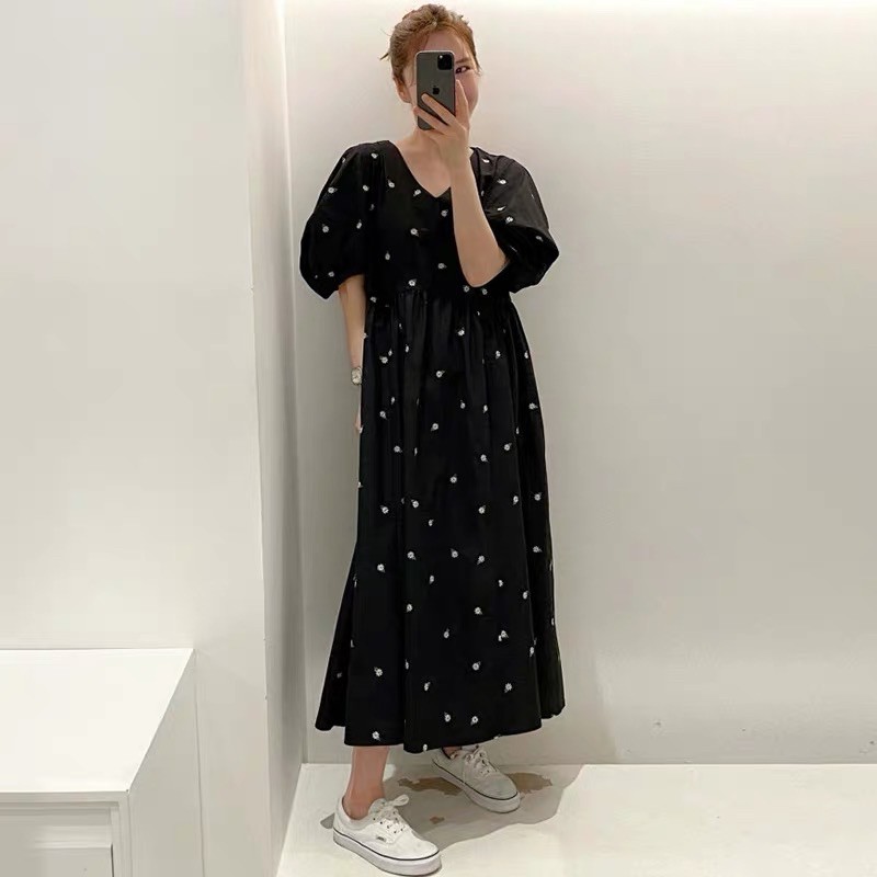Váy suông tay phồng hoa thêu