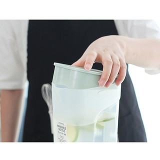 🌟⭐️✨Bình nước tủ lạnh 1.4L - Handle Bottle Lock&Lock HAP817