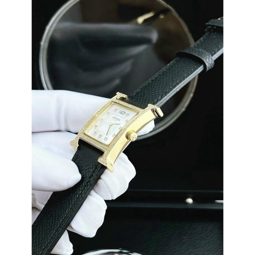 Đồng Hồ Nữ HM Sapphire HM025 Mặt Vuông Viền đá Chống xước, Chống nước
