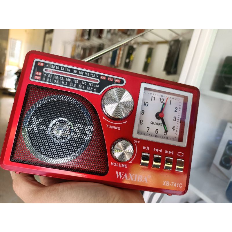 Đài XB-741cFM lắp được thẻ nhớ có đồng hồ có đèn pin