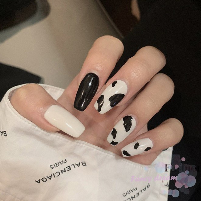 Set 24 Móng Tay Giả Trang Trí