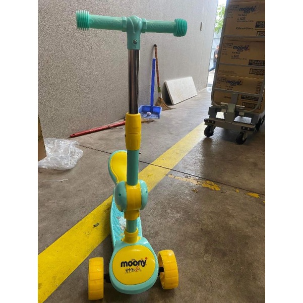Xe Scooter cho bé Moony