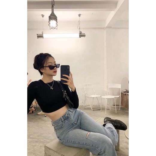 ÁO CROP TRƠN TAY DÀI-AC020
