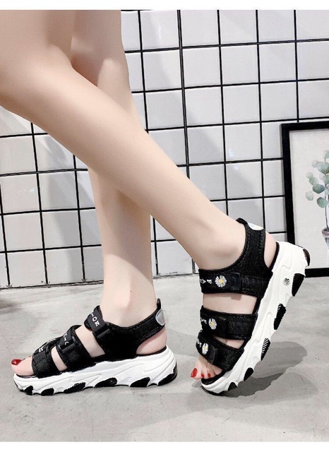 [Hàng mới sẵn sll] Giày sandal nữ học sinh cấp 3 , sandal ullzang 3 quai hoa cúc đế mềm siêu êm