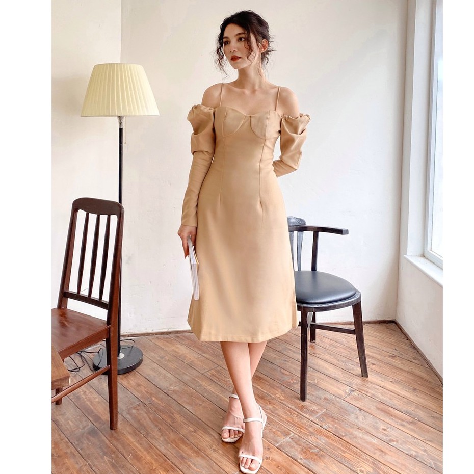 RECHIC Đầm Erina Màu Be hai dây trễ vai tay phồng dáng dài thời thượng xinh xắn gợi cảm
