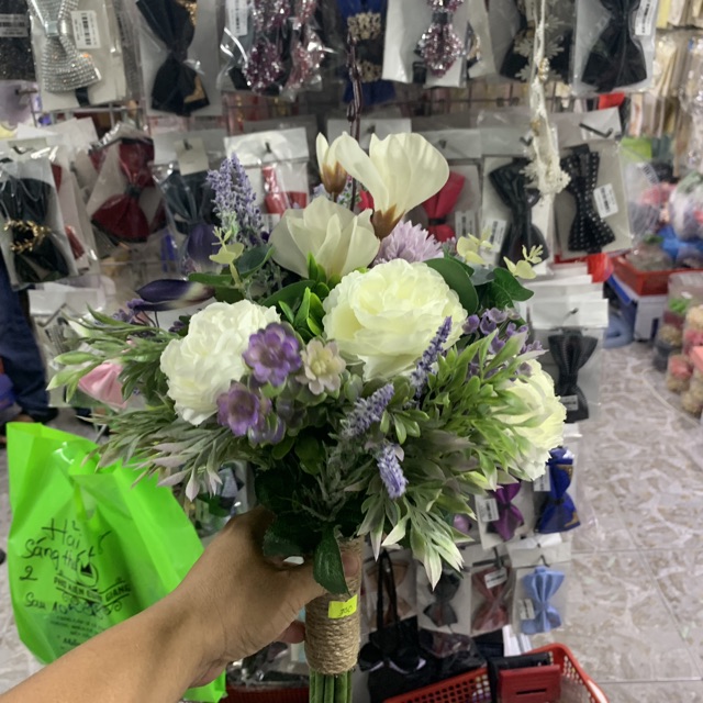 Hoa cưới cô dâu tím