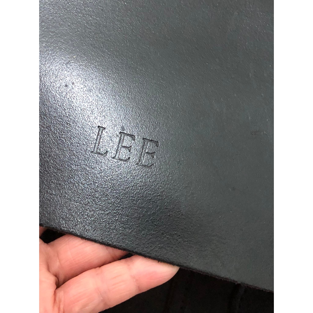 Thanh lý túi đeo chéo unisex hiệu Lee da mộc nguyên miếng